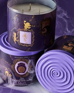 Sally 3-Wick Candle image number null