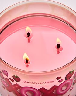 Strawberry Pound Cake 3-Wick Candle image number null