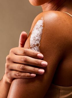 Bright Christmas Morning Body Wash image number null