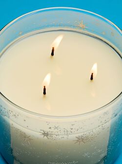 Magic In The Air 3-Wick Candle image number null