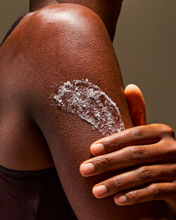 Sweetest Song Creamy Body Scrub image number null